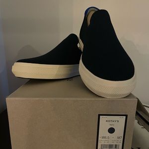 NIB Rothy’s The City Slip On Sneaker size 8.5 Navy